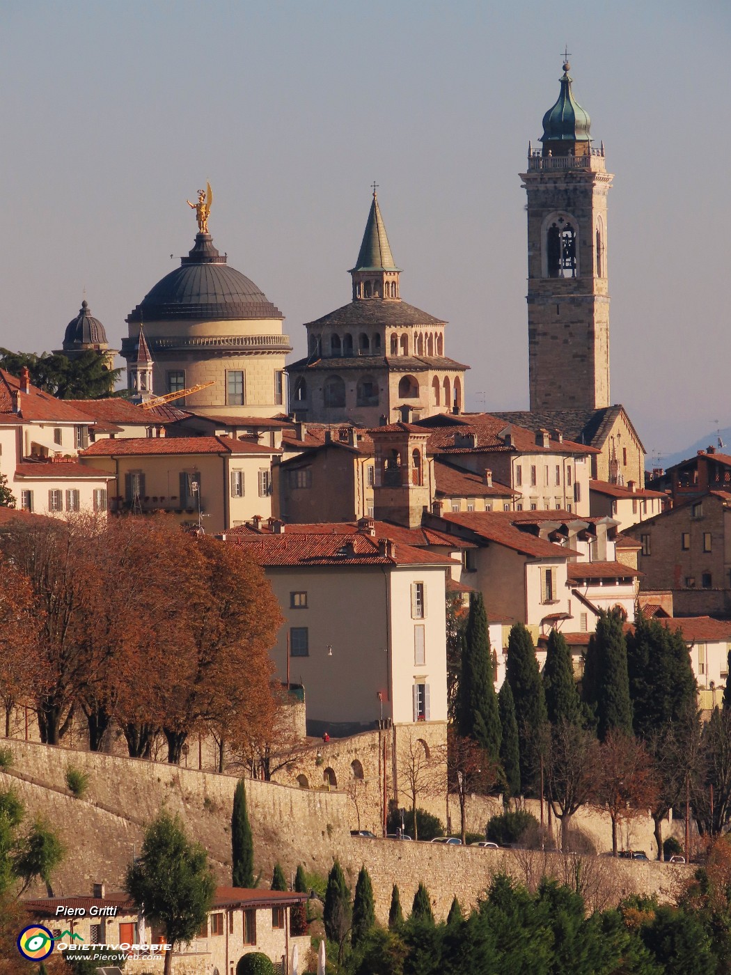 25 Splendida vista sulla Cupola del Duomo e Campanile di S. Maria Maggiore.JPG